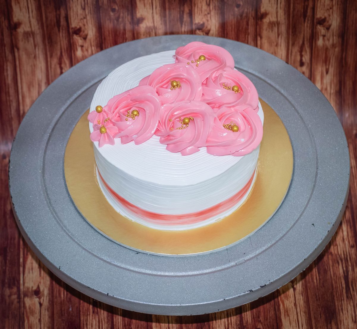 Creamy Delight Cake Creation