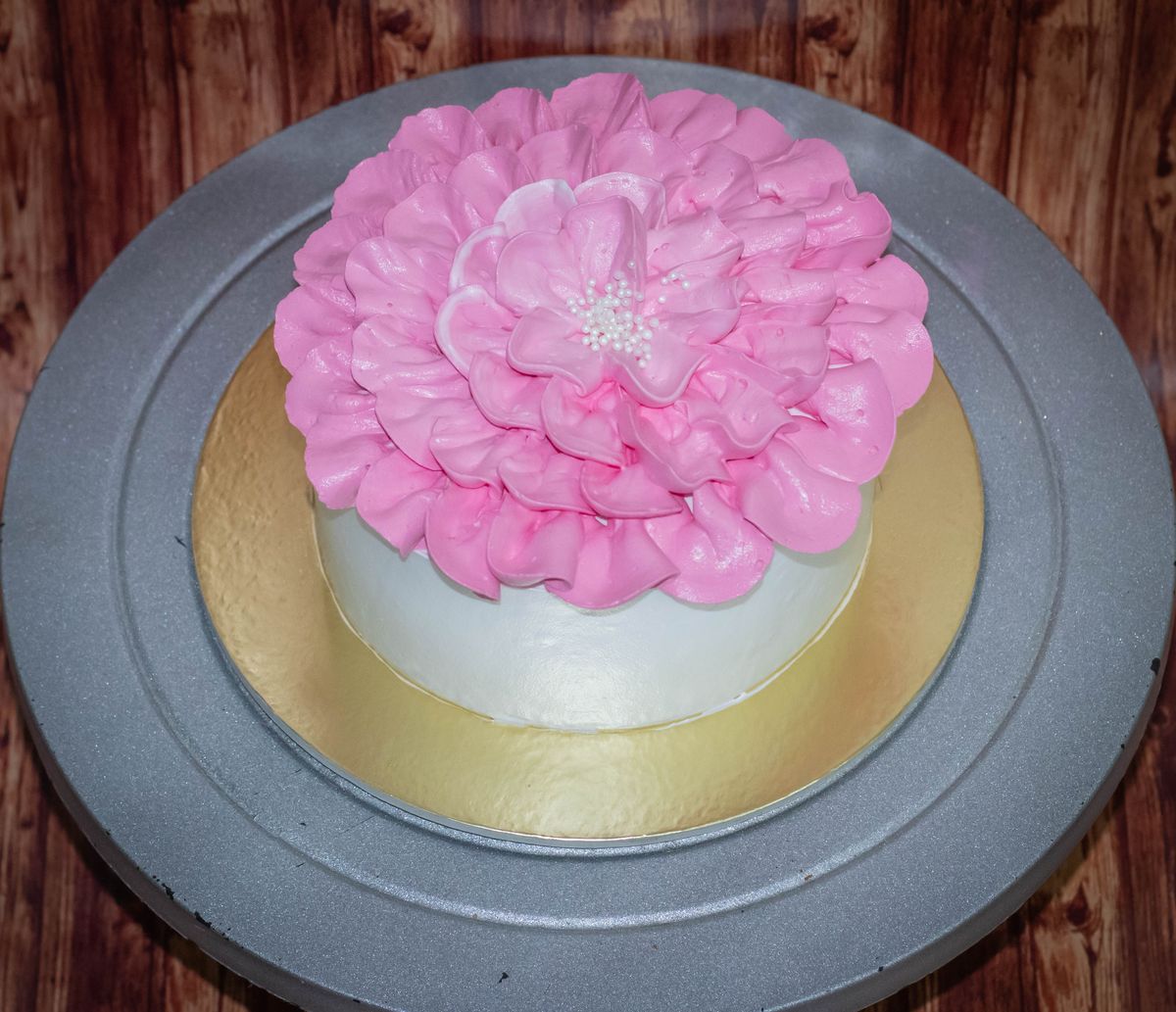 Creamy Delight Cake Creation