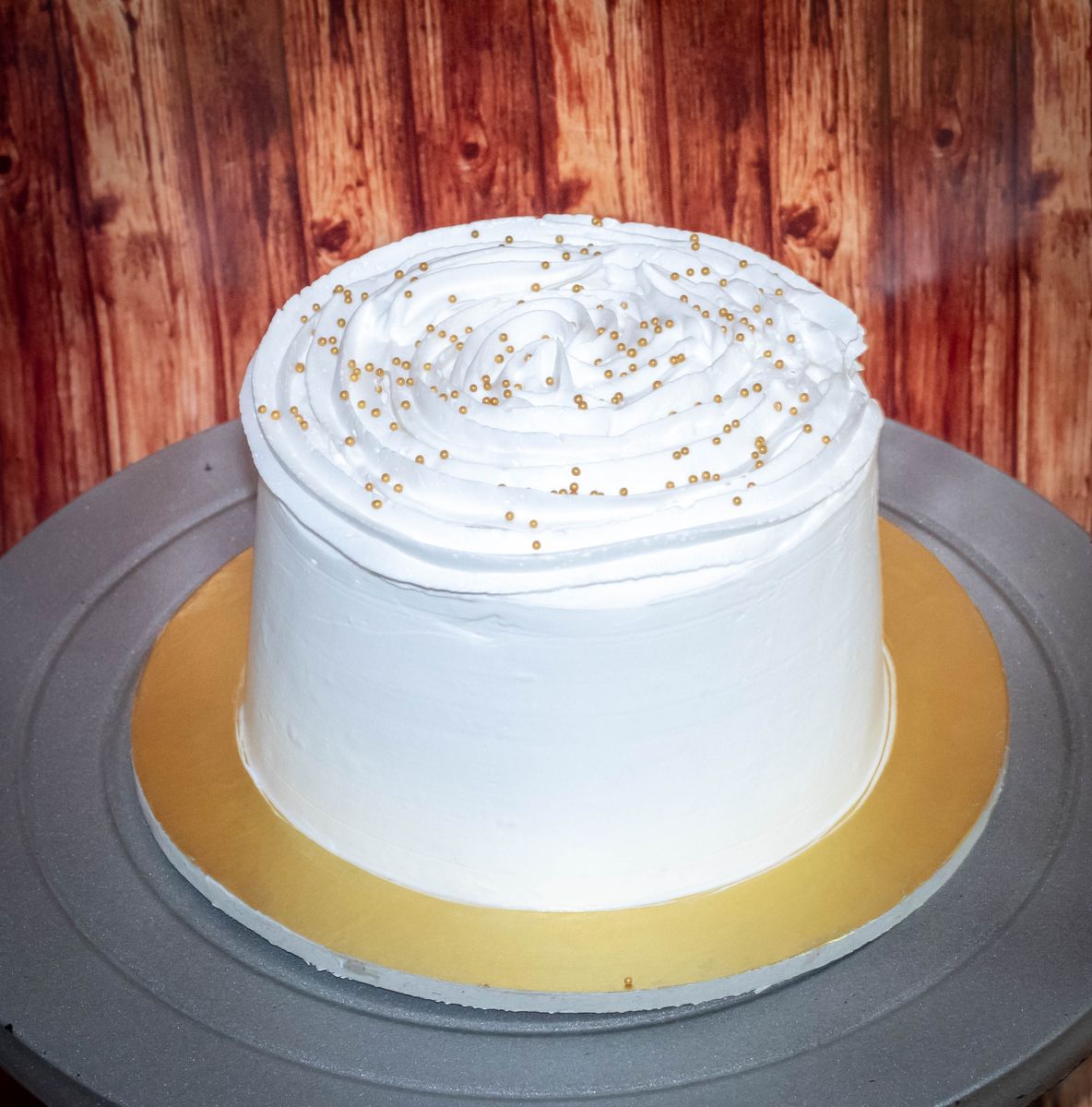 Creamy Delight Cake Creation
