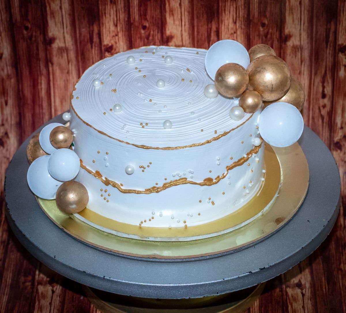 Creamy Delight Cake Creation