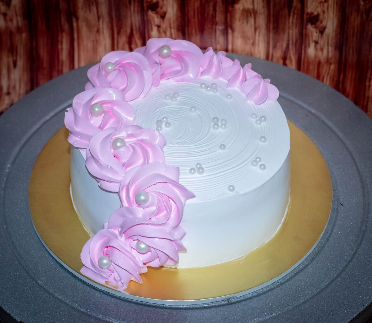 Creamy Delight Cake Creation