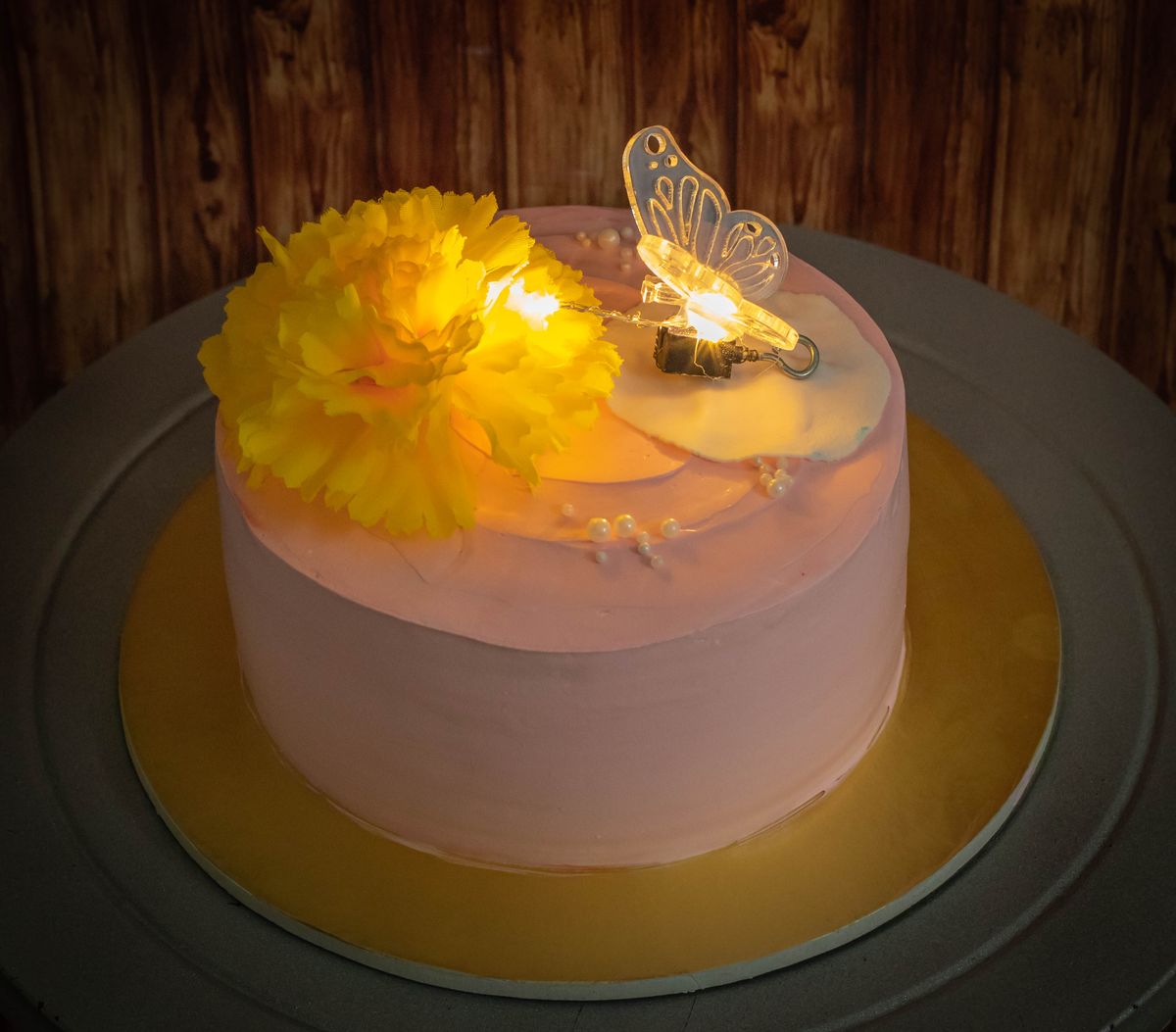 Creamy Delight Cake Creation