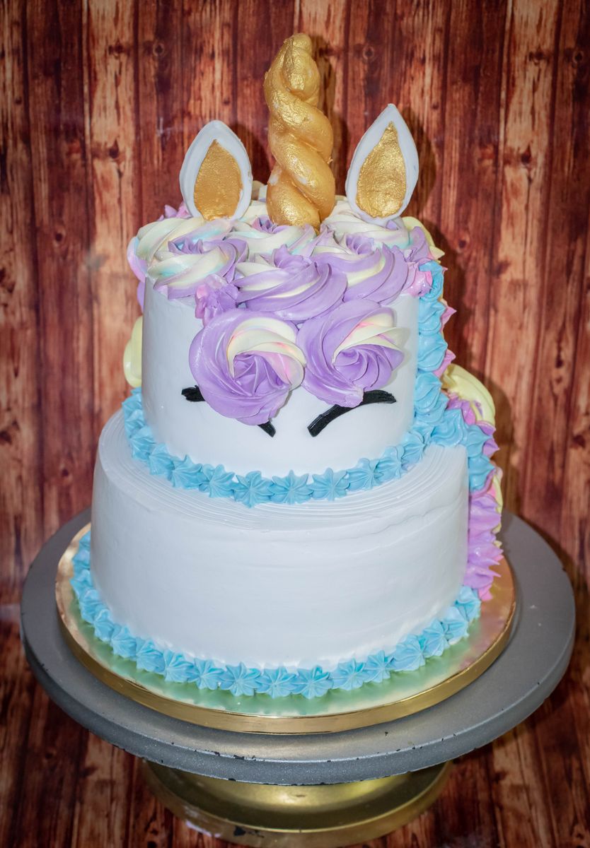 Creamy Delight Cake Creation