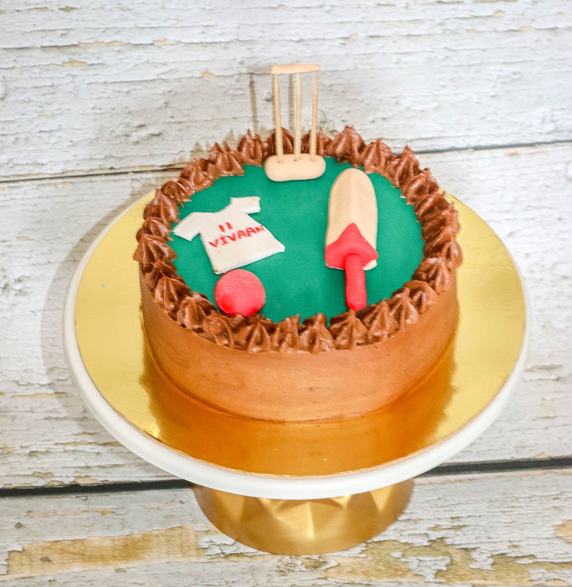 Creamy Delight Cake Creation