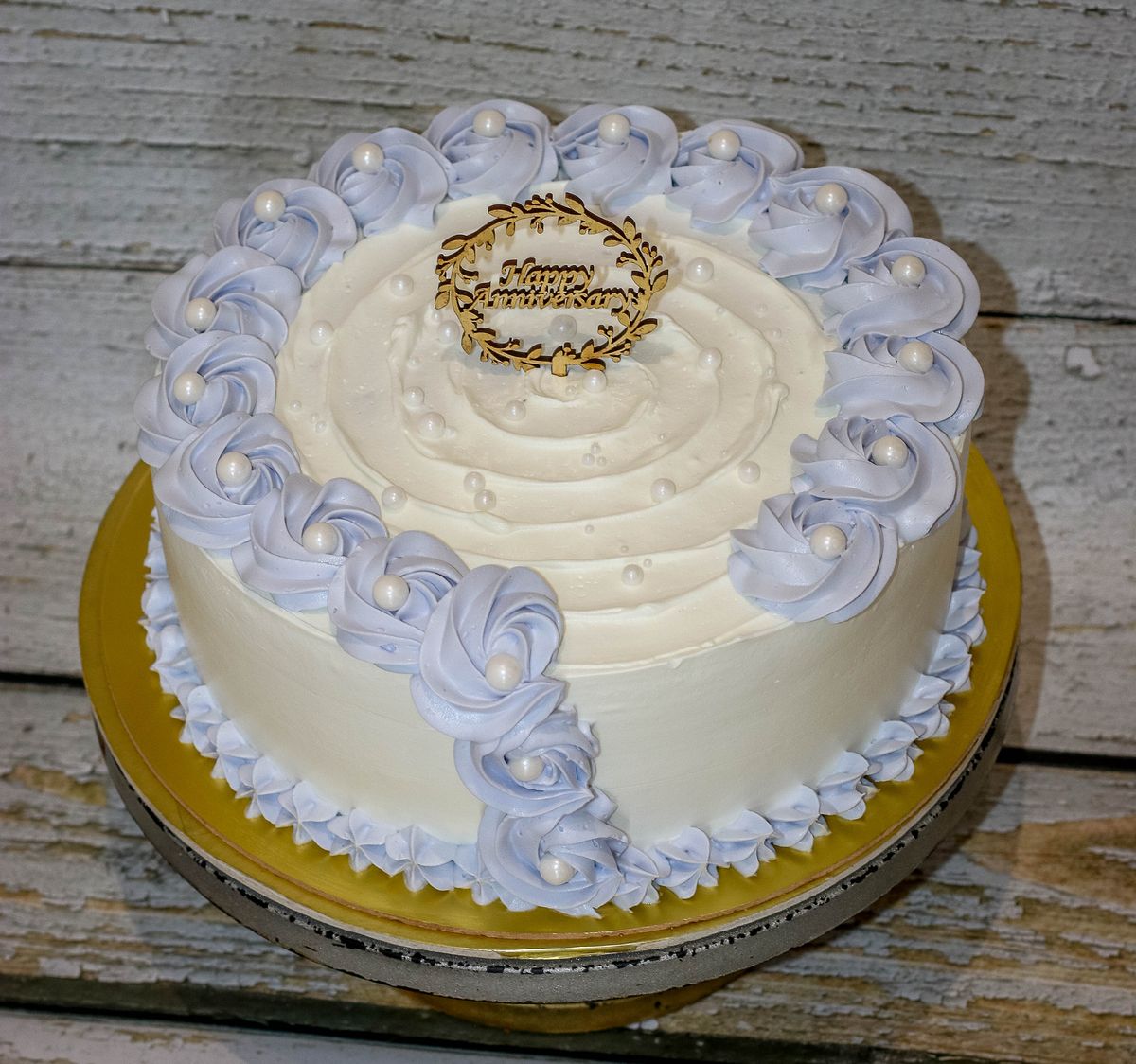 Creamy Delight Cake Creation