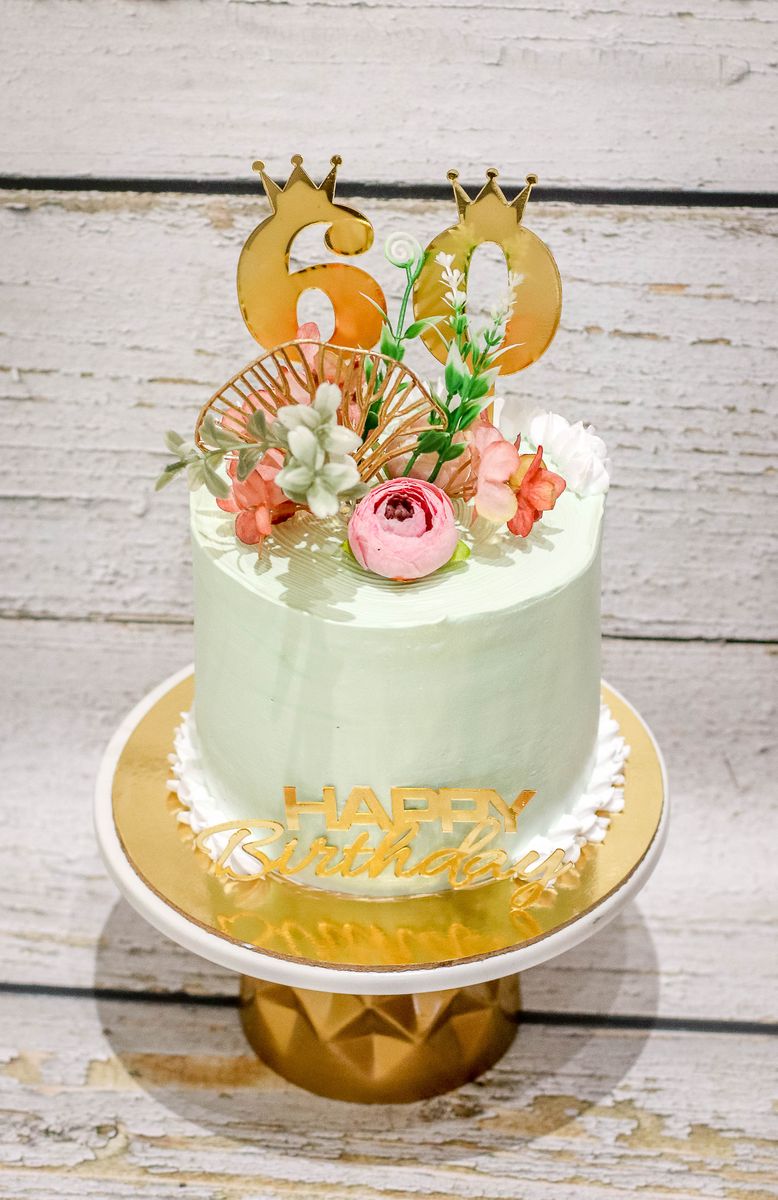 Creamy Delight Cake Creation
