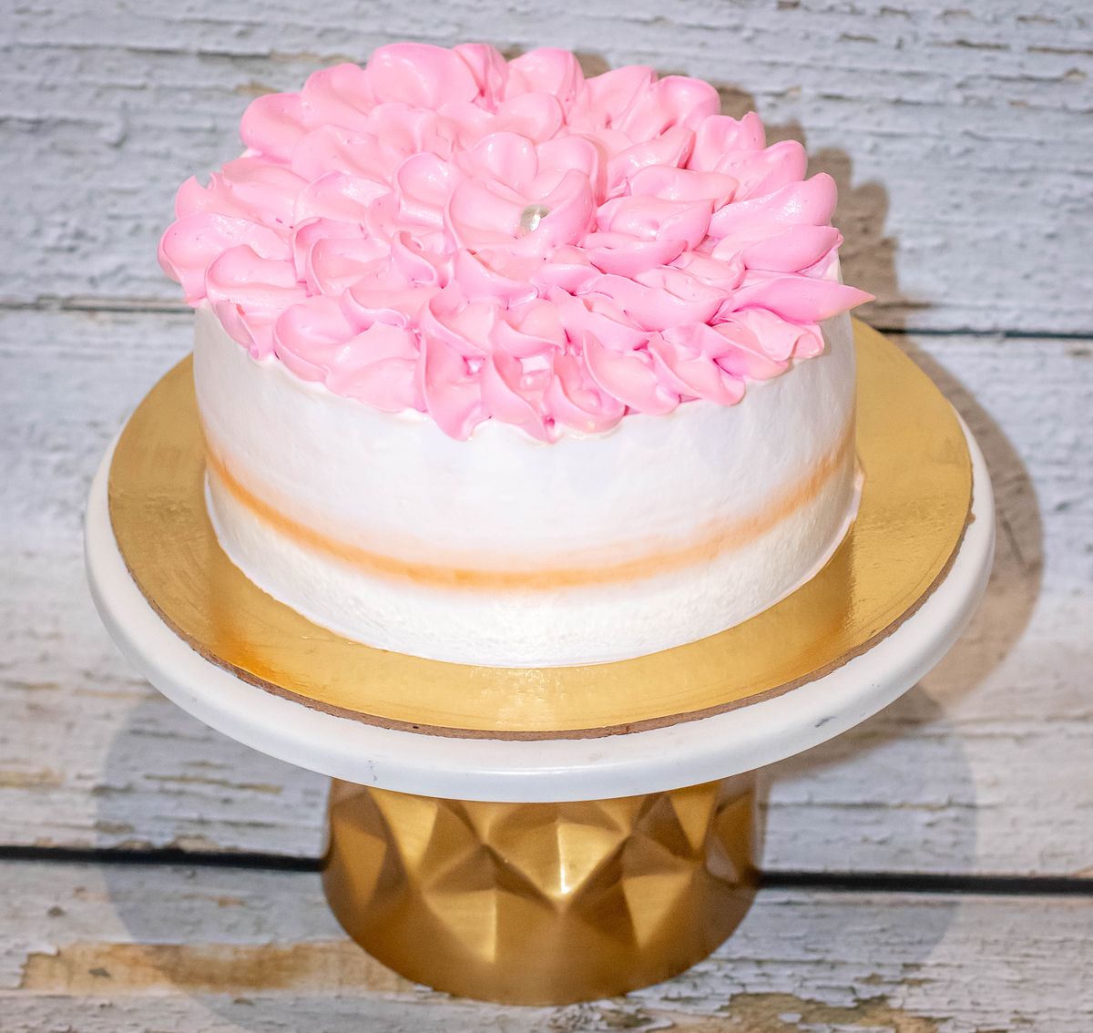 Creamy Delight Cake Creation