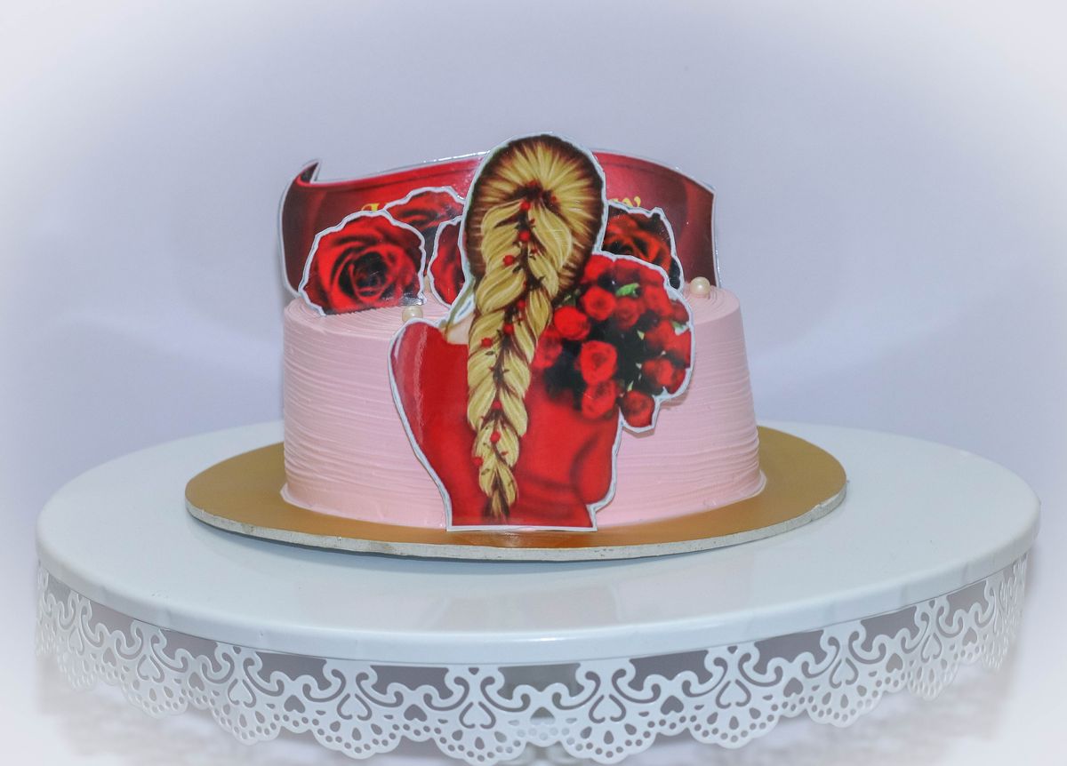 Creamy Delight Cake Creation