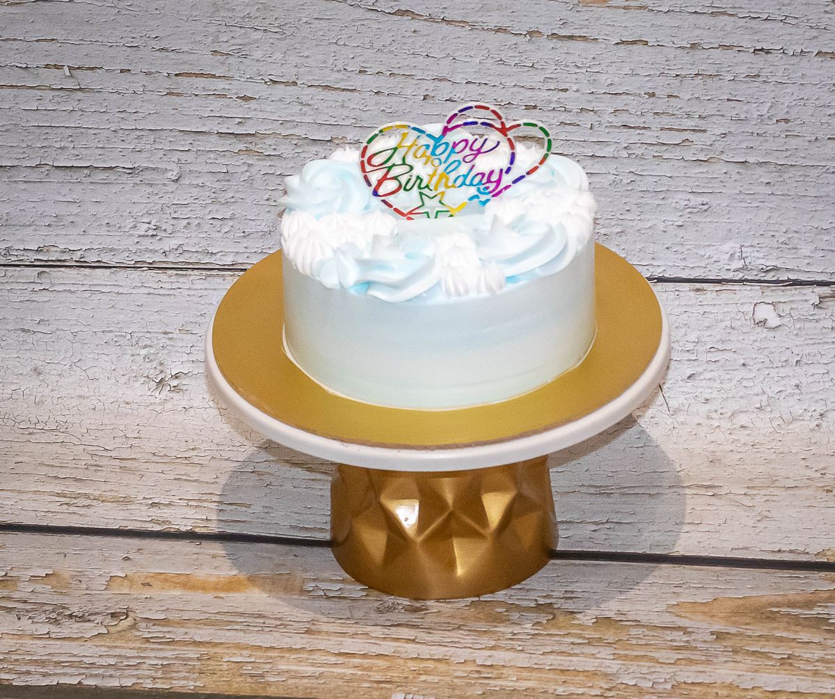 Creamy Delight Cake Creation