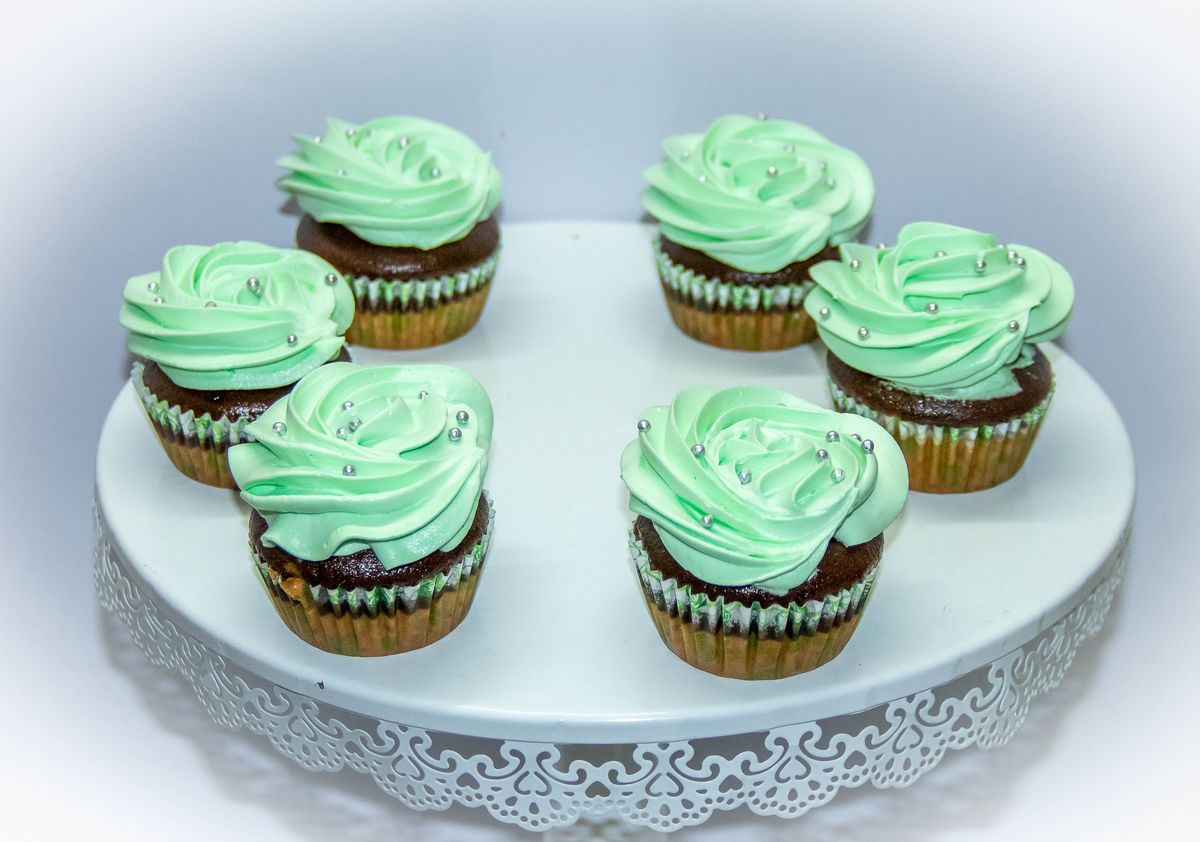 Creamy Delight Cake Creation