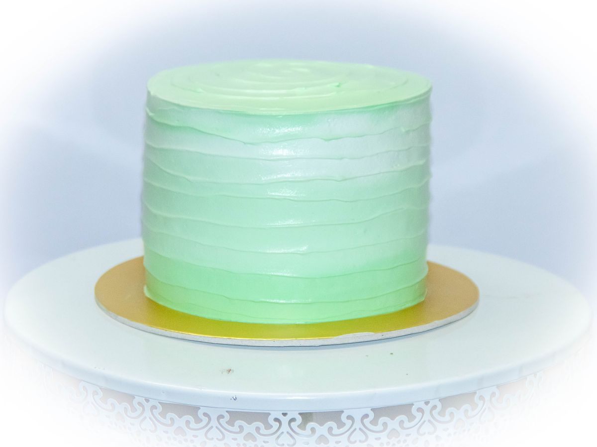 Creamy Delight Cake Creation