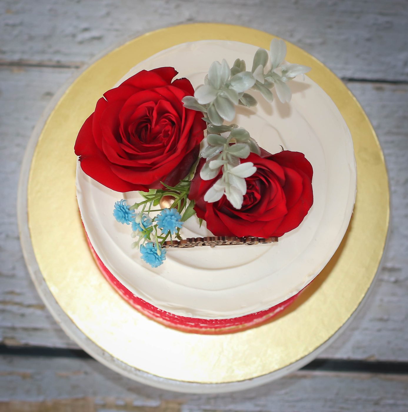 Red Rose Elegance Cake