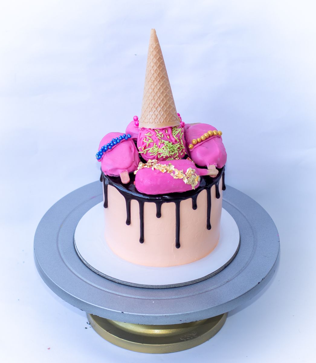 Creamy Delight Cake Creation