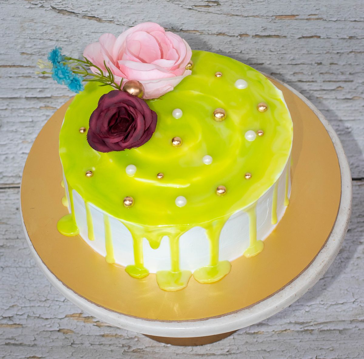 Creamy Delight Cake Creation