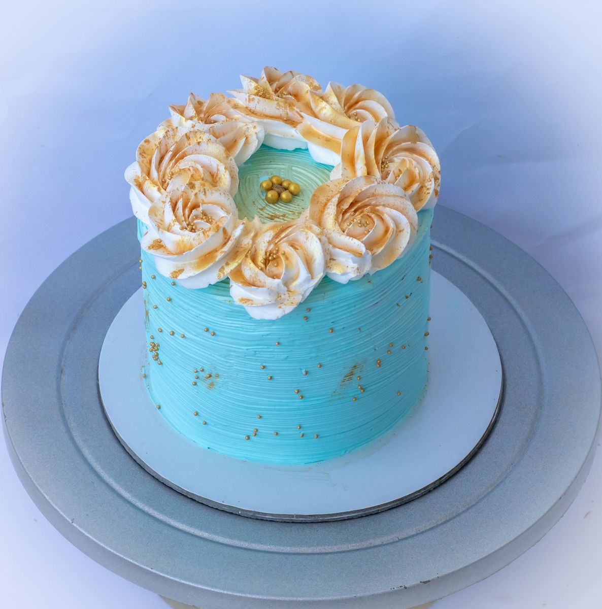 Creamy Delight Cake Creation