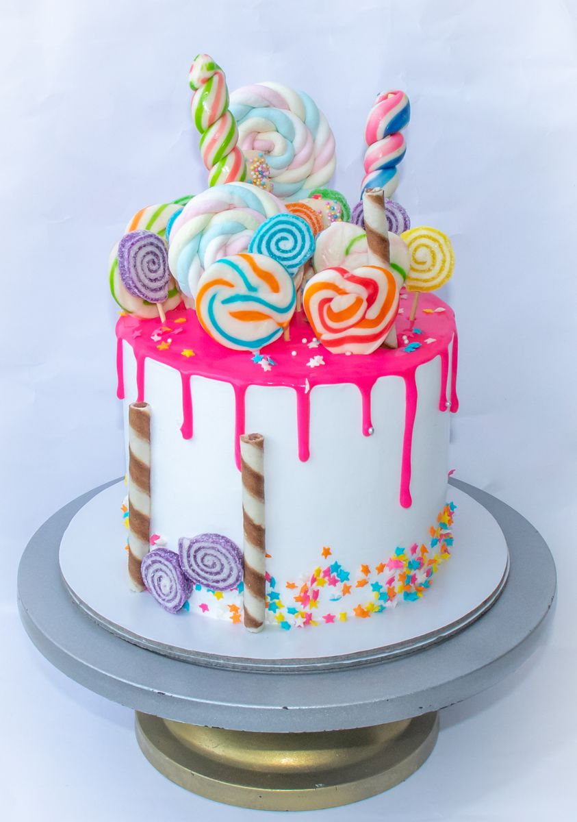 Creamy Delight Cake Creation