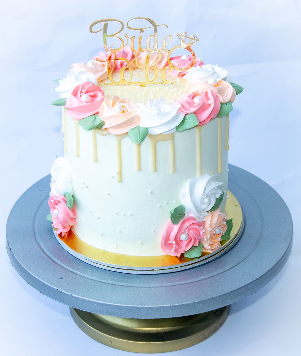 Creamy Delight Cake Creation
