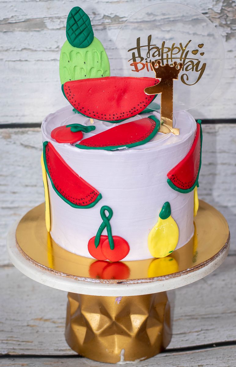 Creamy Delight Cake Creation