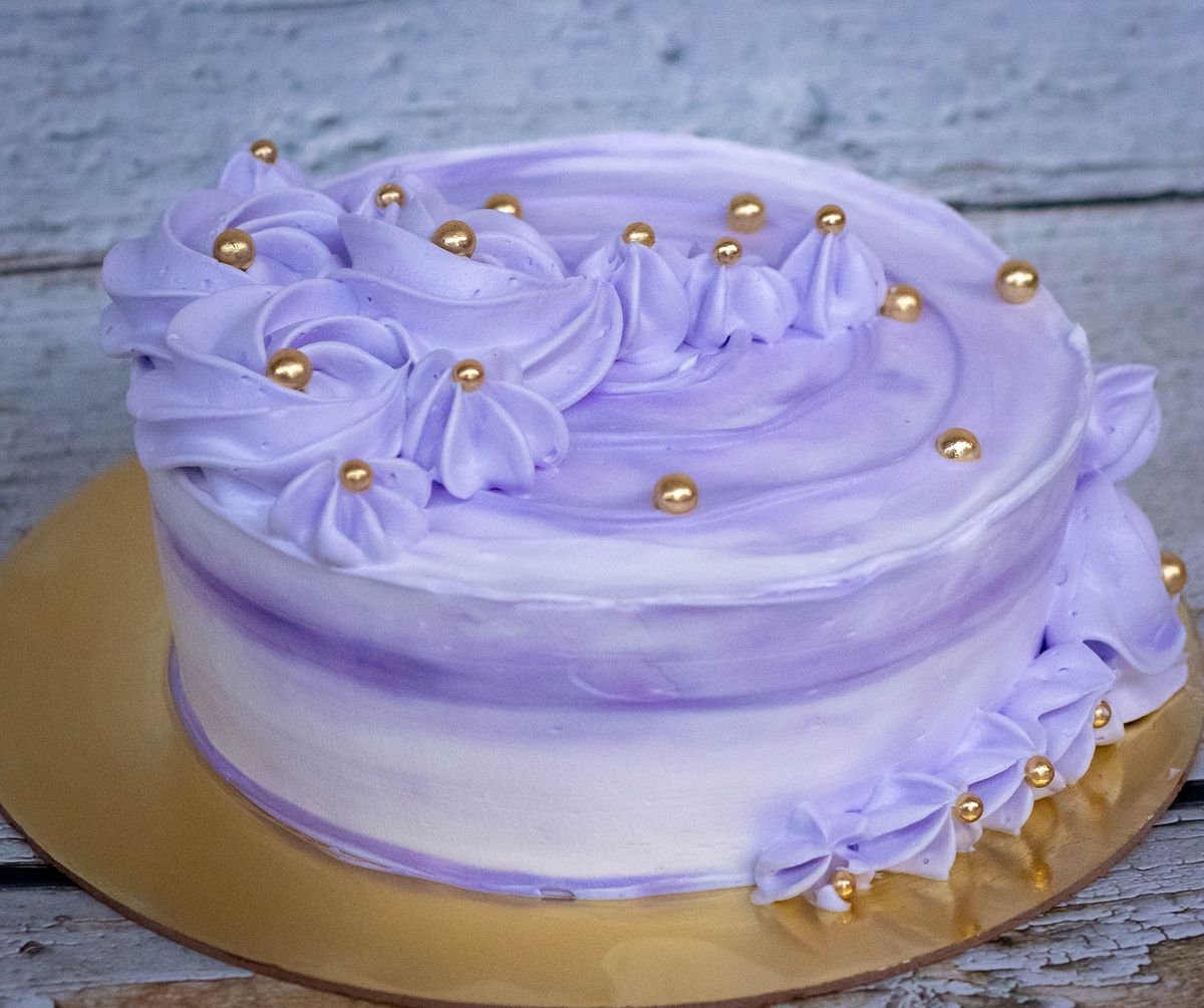 Creamy Delight Cake Creation